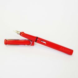 Lamy - Stylo plume - Safari rouge - Ecriture Moyenne